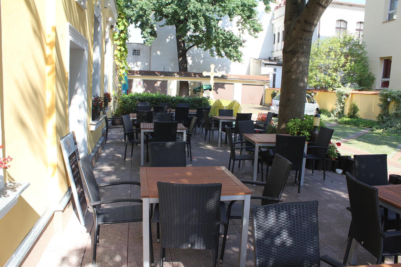 Hotel Zlaty Kriz Теплице Экстерьер фото